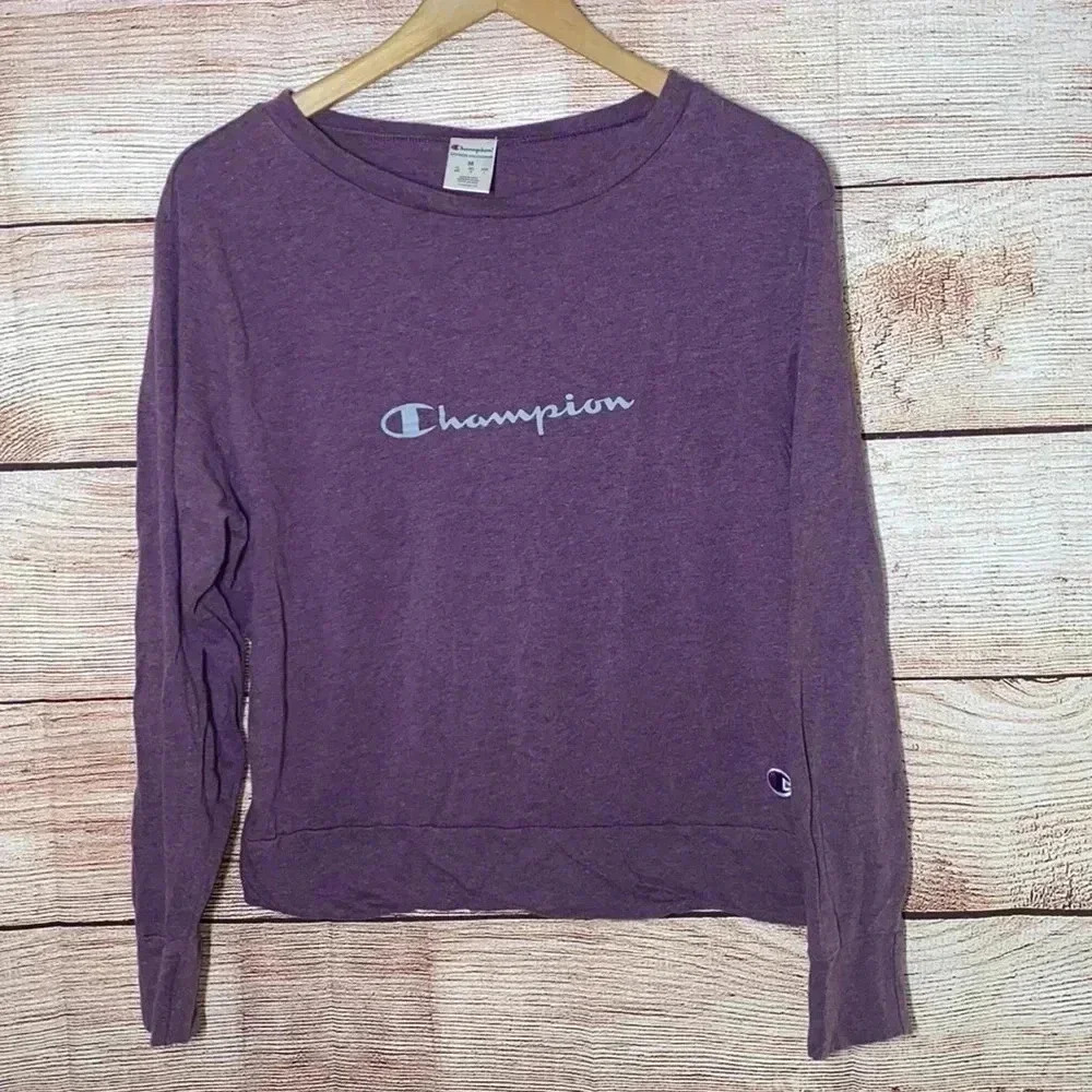Champion Authentic Athleticwear Women’s purple long sleeve shirt M